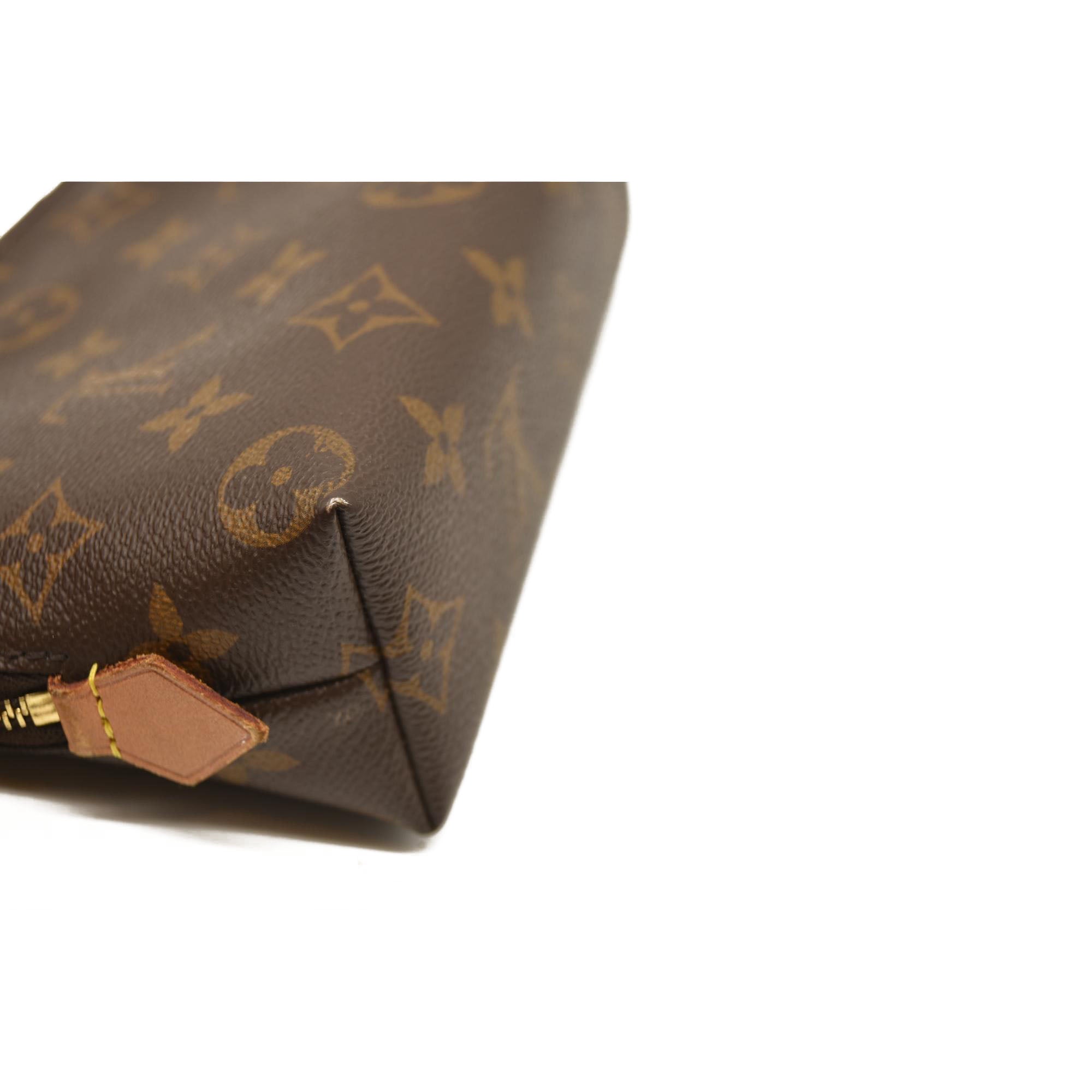 LOUIS VUITTON Monogram Cosmetic Pouch SR3290