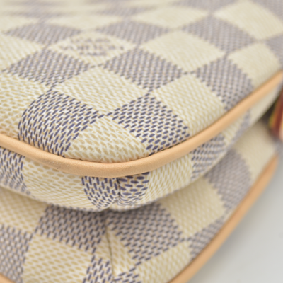 $1890 Louis Vuitton Damier Azur Liv Pochette