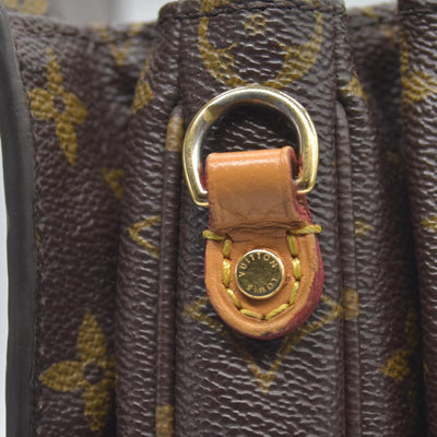 $2750 Louis Vuitton  Monogram Pochette Metis SR1137