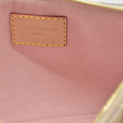 $1890 Louis Vuitton Damier Azur Liv Pochette