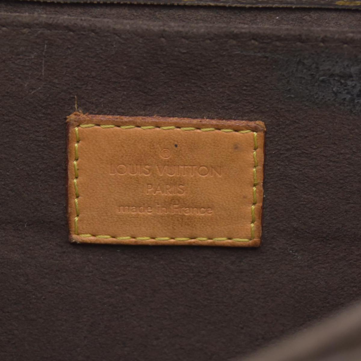 $2750 Louis Vuitton  Monogram Pochette Metis SR1137