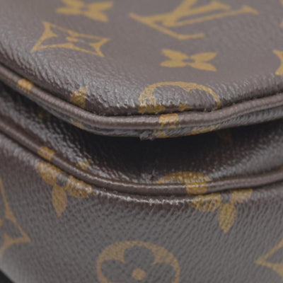 $2750 Louis Vuitton  Monogram Pochette Metis DU1139