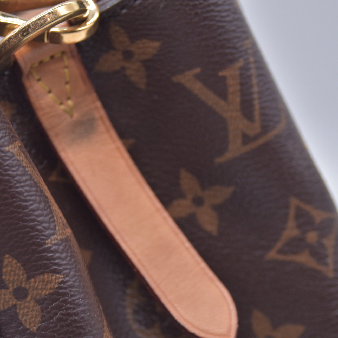 $2910 2015 Louis Vuitton Monogram Montaigne MM CA3115
