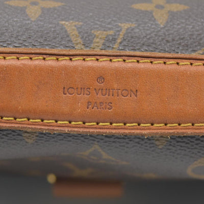 $2750 Louis Vuitton  Monogram Pochette Metis DU1139