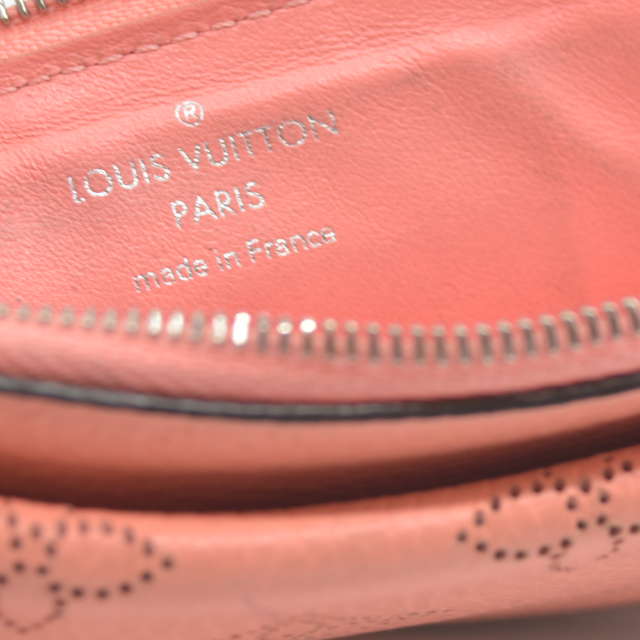 AUCTION $870 Louis Vuitton Mahina Recto Verso Card Holder Coral Leather