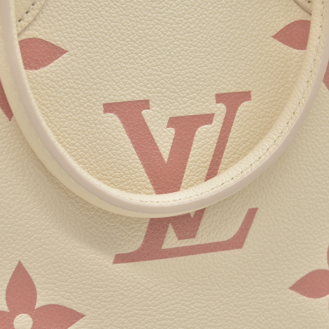 $3500 Louis Vuitton Rose Trianon/Creme Monogram Giant Empreinte Leather Onthego MM Bag