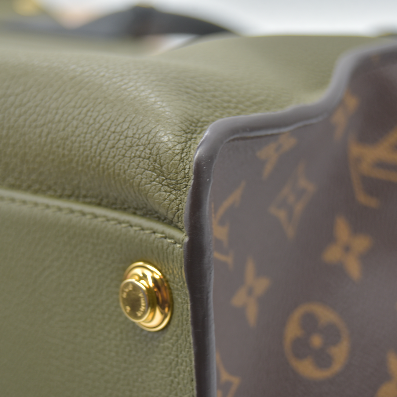 $4700 2020 Louis Vuitton Calfskin Monogram On My Side MM Laurier Green Toffee Latte Beige