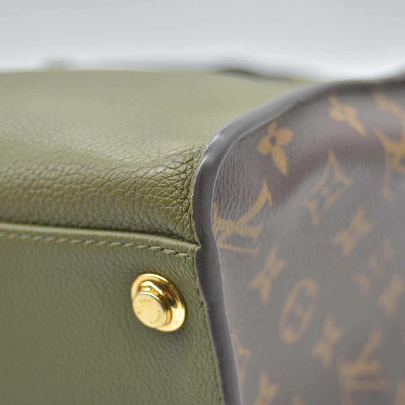 $4700 2020 Louis Vuitton Calfskin Monogram On My Side MM Laurier Green Toffee Latte Beige