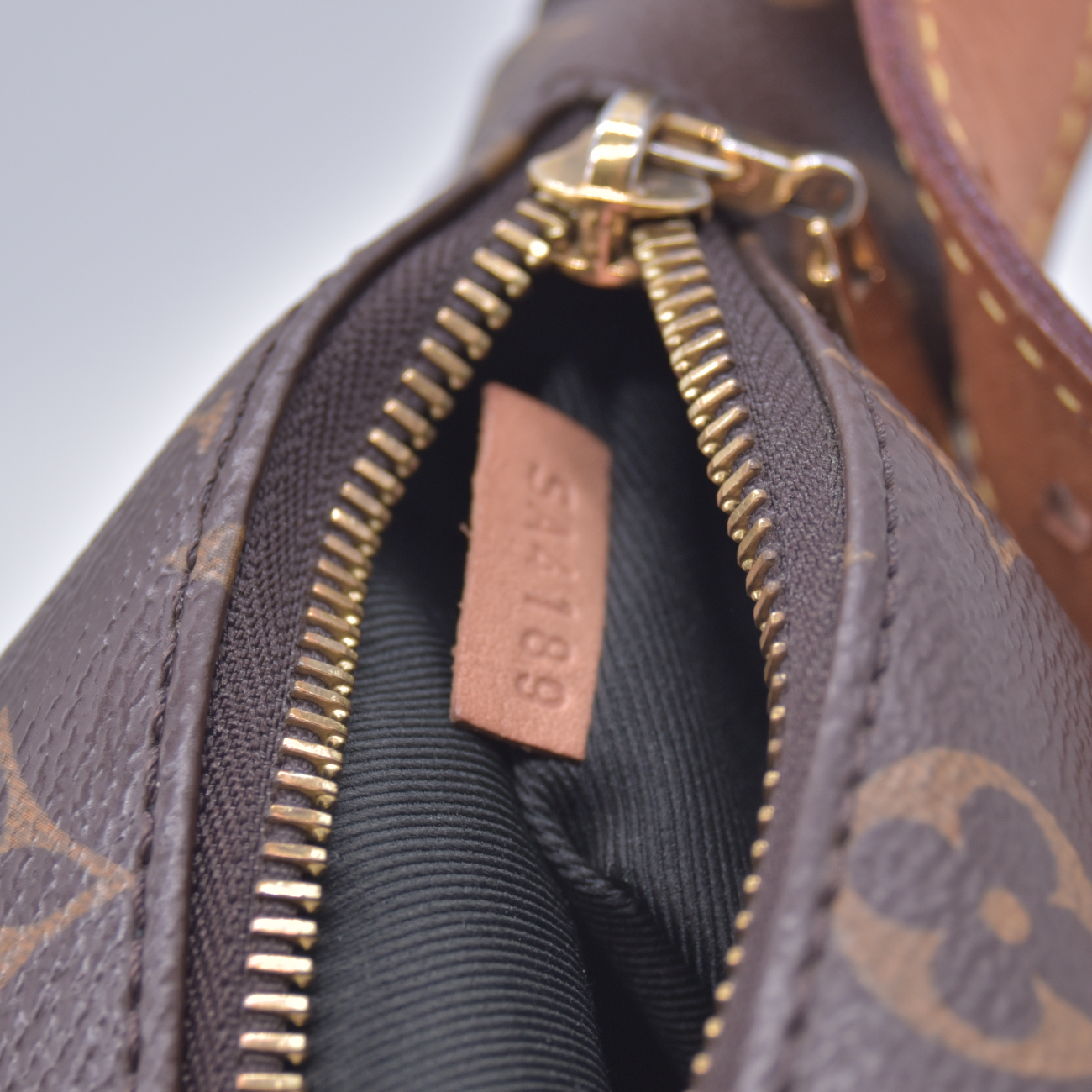 $2450 2019 Louis Vuitton Monoram Bumbag SA4189