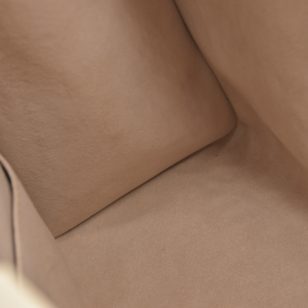 $3500 Louis Vuitton Rose Trianon/Creme Monogram Giant Empreinte Leather Onthego MM Bag