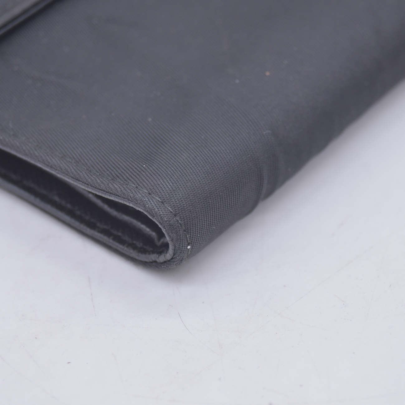 $775 PRADA Logo Plate Nylon Trifold Wallet Black 10021030