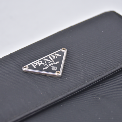 $775 PRADA Logo Plate Nylon Trifold Wallet Black 10021030