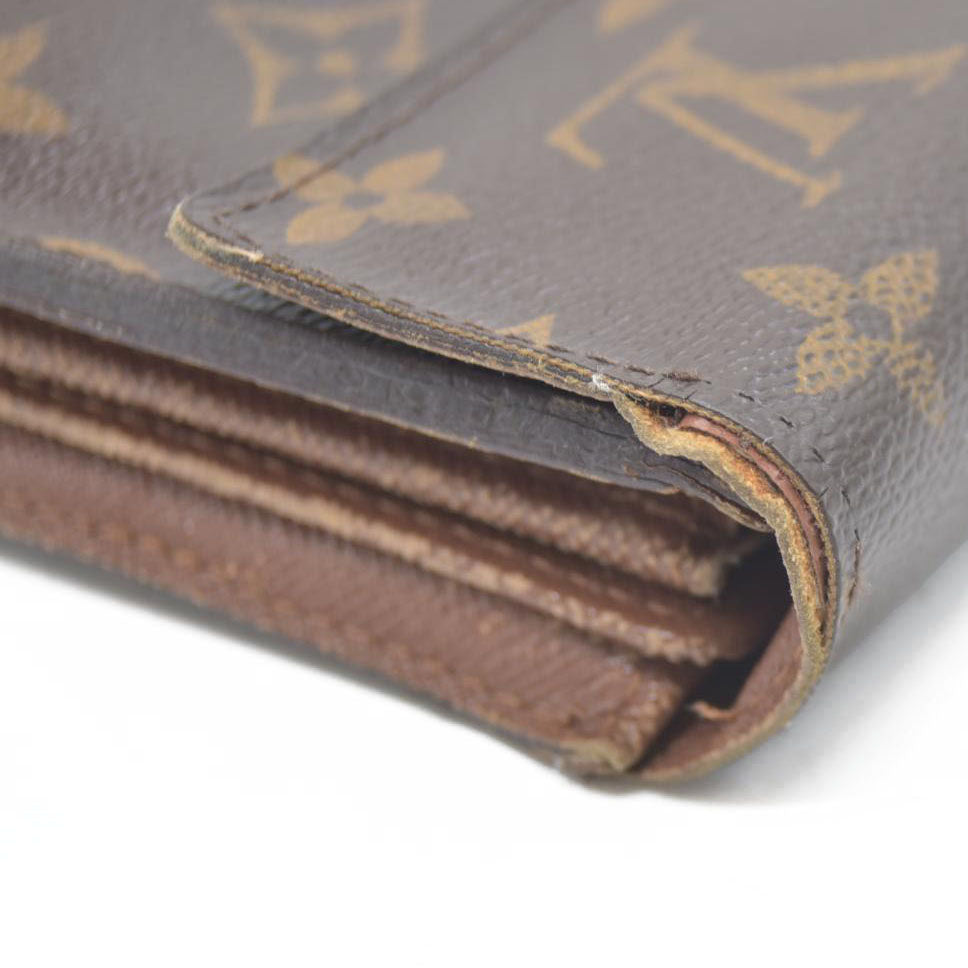 AUCTION $610 LOUIS VUITTON Monogram Alexandra Trifold Wallet CA4098