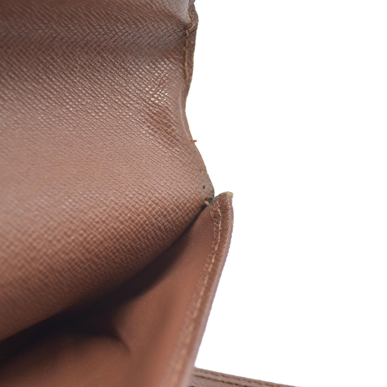 AUCTION $610 LOUIS VUITTON Monogram Alexandra Trifold Wallet CA4098