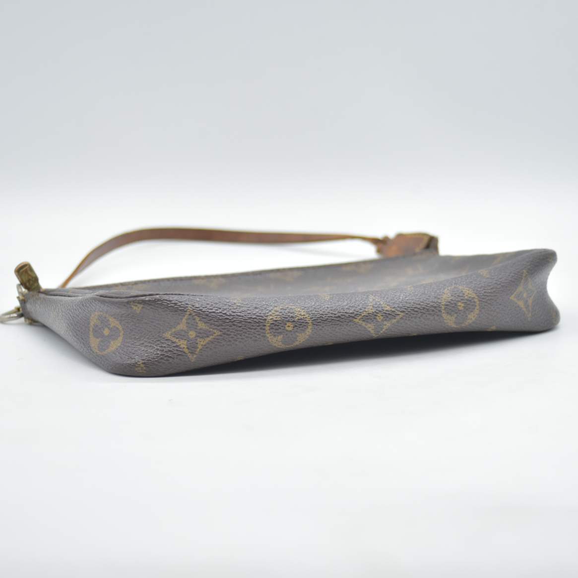 $1290 2002 Louis Vuitton Monogram Pochette Accessories AR1012