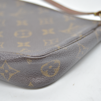 $1290 2002 Louis Vuitton Monogram Pochette Accessories AR1012