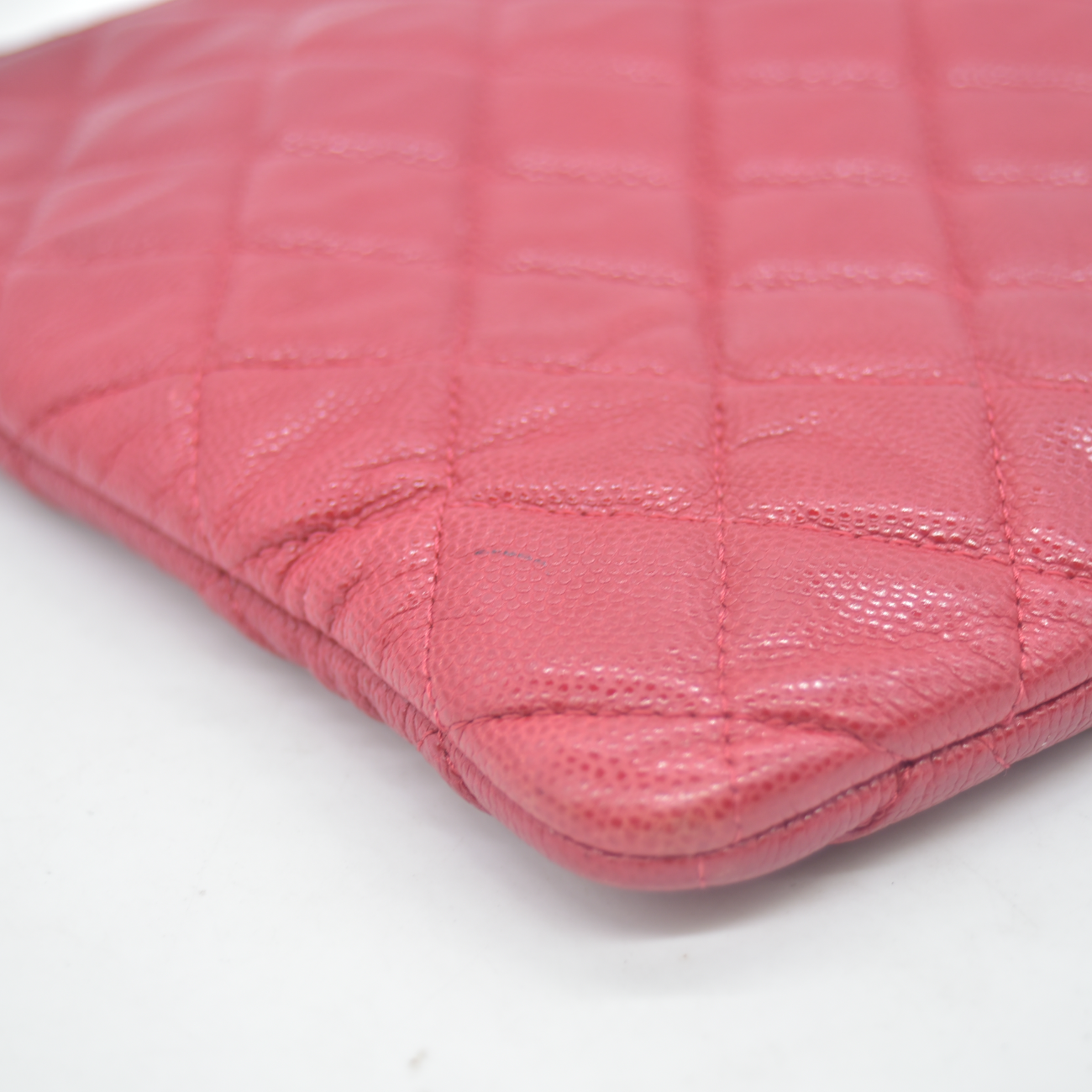$1425 2019 Chanel Caviar Quilted Medium Cosmetic Case Red 10020303