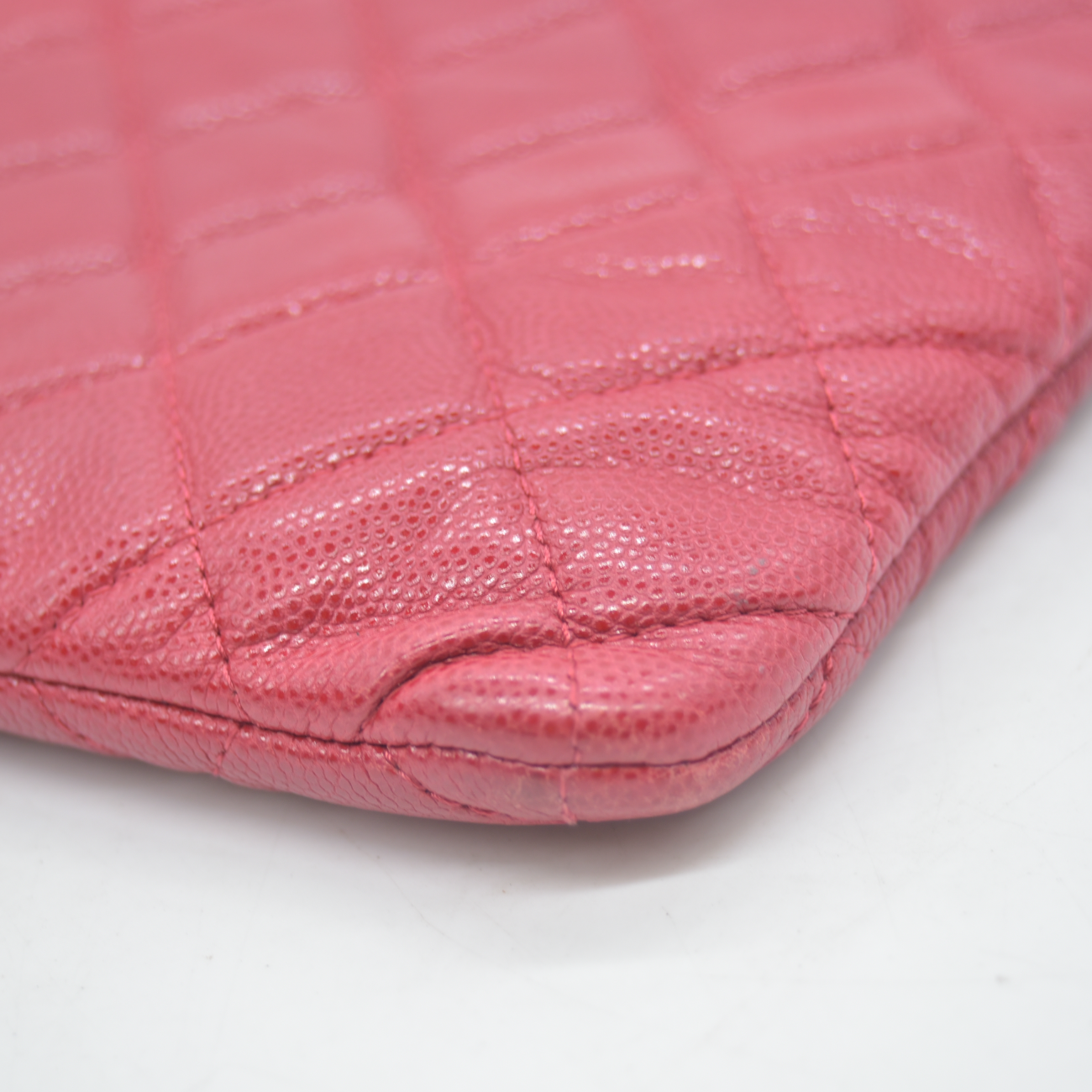 $1425 2019 Chanel Caviar Quilted Medium Cosmetic Case Red 10020303