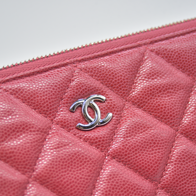 $1425 2019 Chanel Caviar Quilted Medium Cosmetic Case Red 10020303