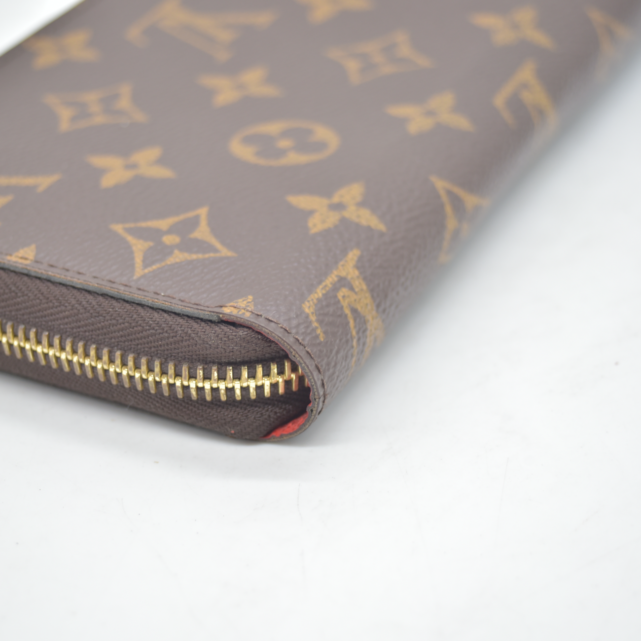 $960 RFID Louis Vuitton Monogram Zippy Wallet Coquelicot
