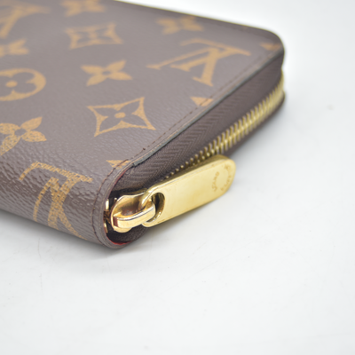 $960 RFID Louis Vuitton Monogram Zippy Wallet Coquelicot