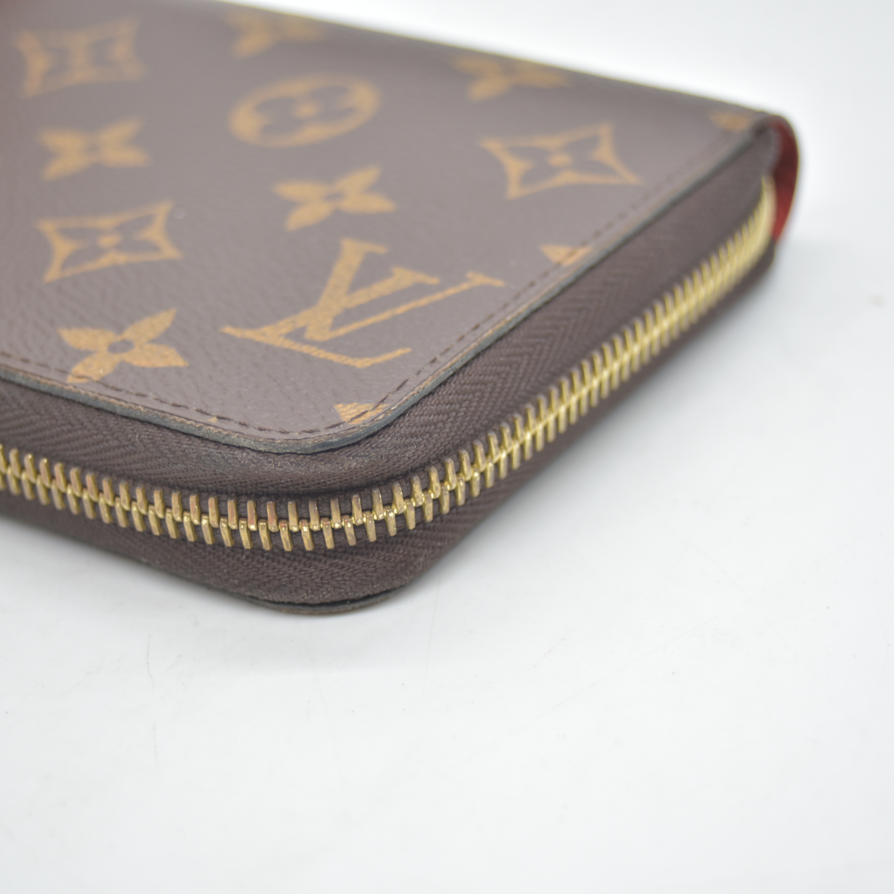 $960 RFID Louis Vuitton Monogram Zippy Wallet Coquelicot