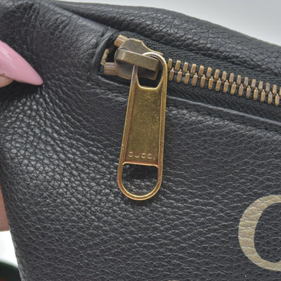 $1290 Gucci Grained Calfskin Small Logo Belt Bag Black