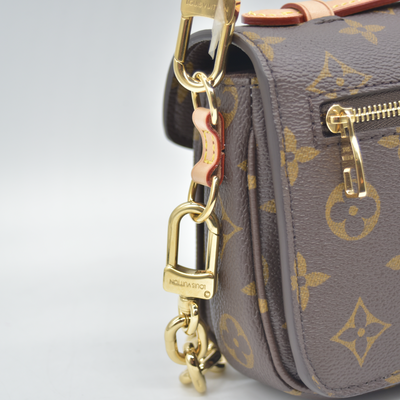 $3300 RFID Louis Vuitton Monogram Pochette Métis East West