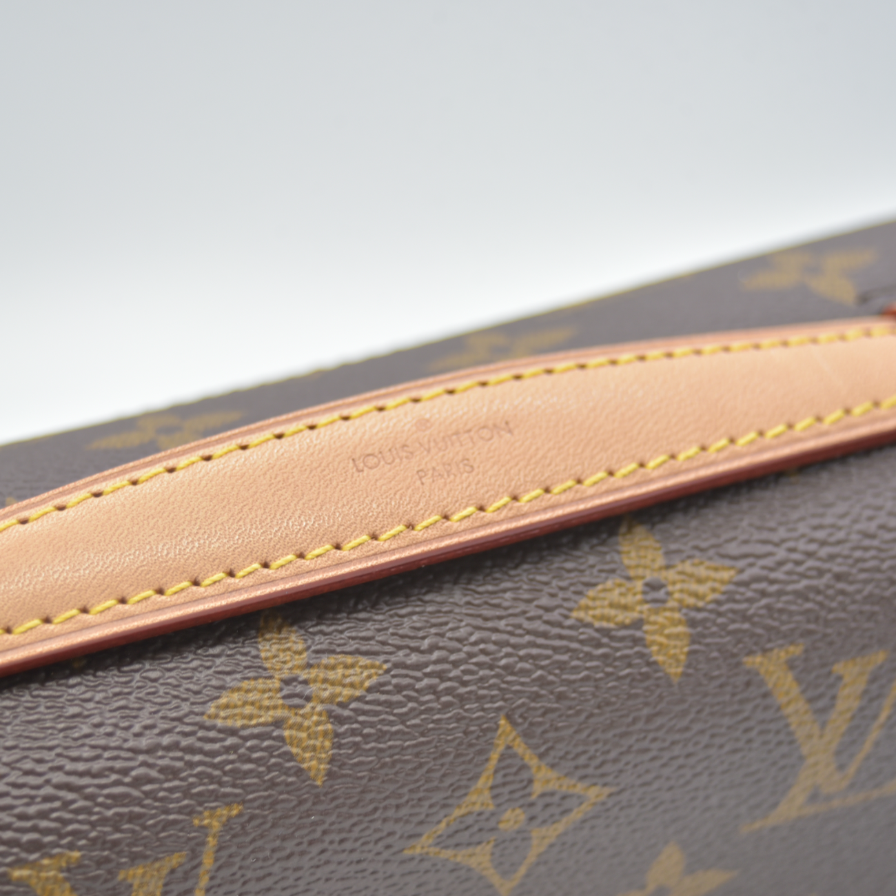 $3300 RFID Louis Vuitton Monogram Pochette Métis East West