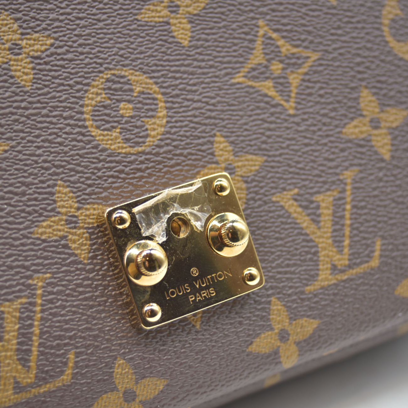 $3300 RFID Louis Vuitton Monogram Pochette Métis East West