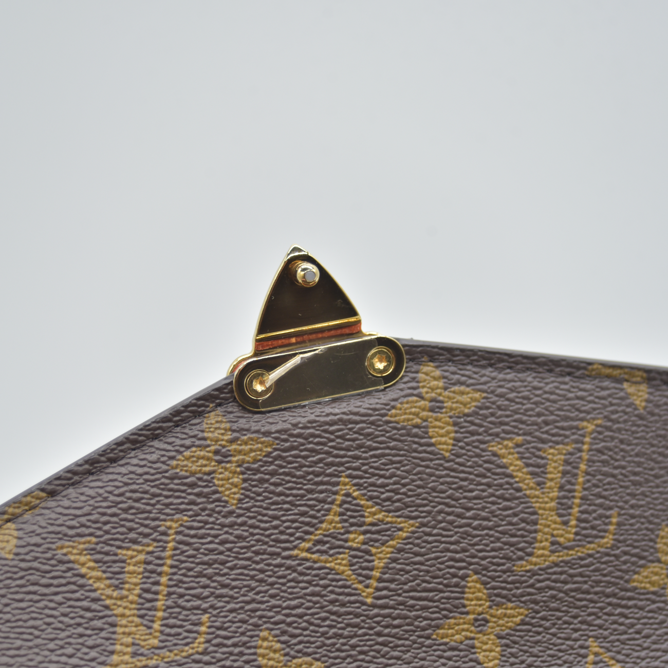 $3300 RFID Louis Vuitton Monogram Pochette Métis East West