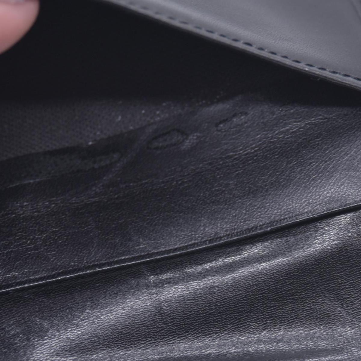 $590 Givenchy Black Ostrich-Effect Leather Clasp Wallet  CONSIGNMENT 10021039