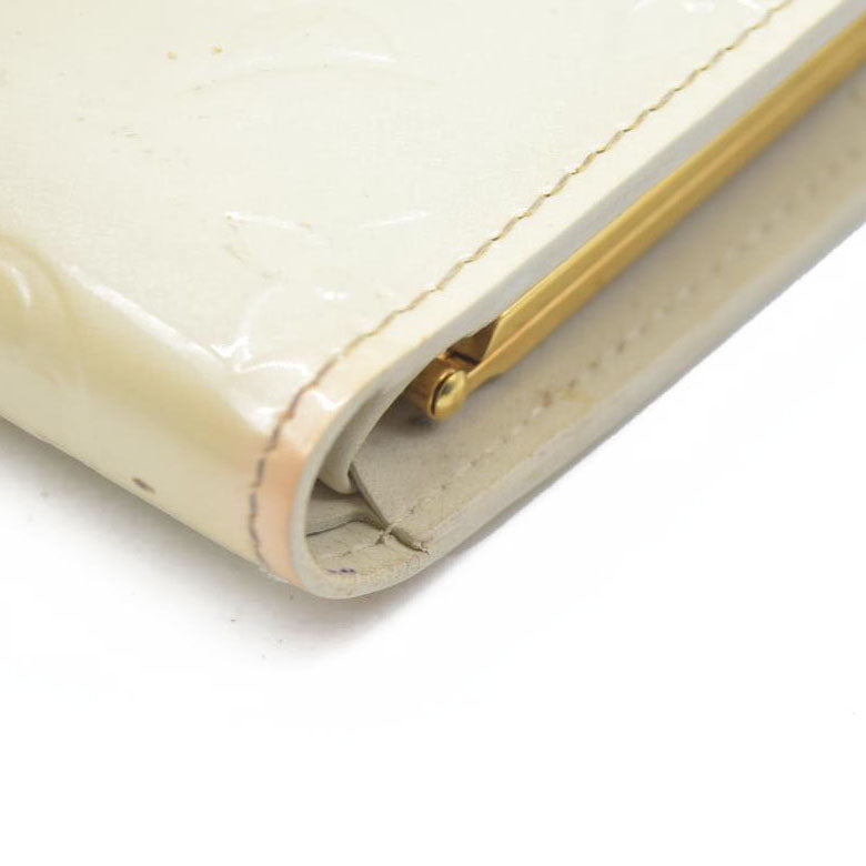 $935 Louis Vuitton 2005 Monogram Vernis French Purse