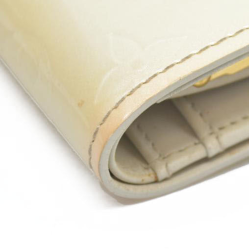 $935 Louis Vuitton 2005 Monogram Vernis French Purse