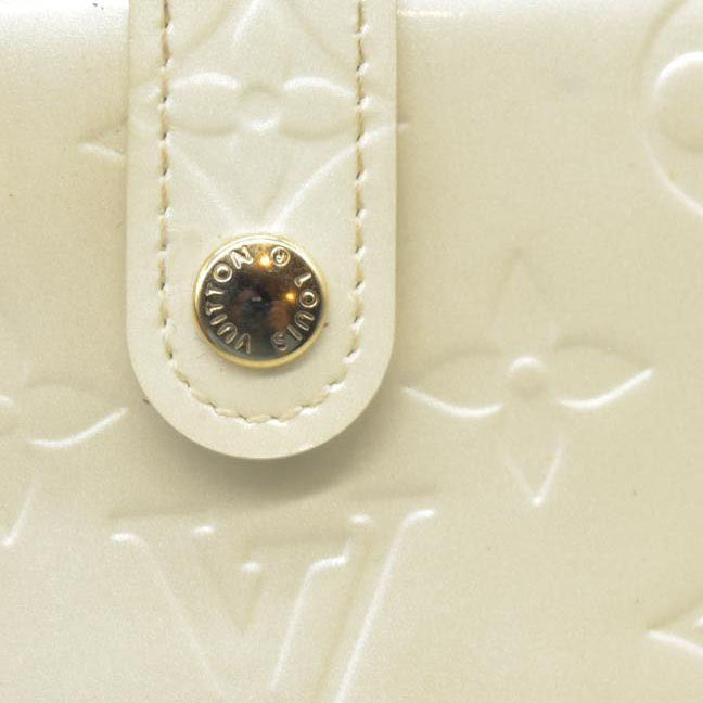 $935 Louis Vuitton 2005 Monogram Vernis French Purse