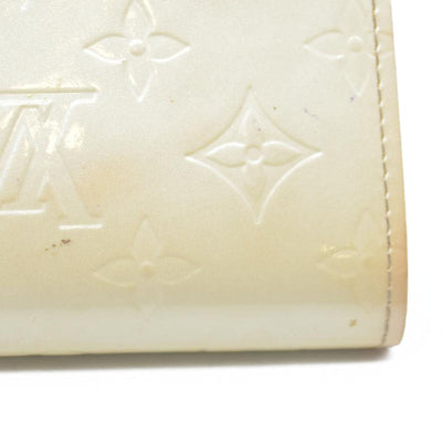 $935 Louis Vuitton 2005 Monogram Vernis French Purse