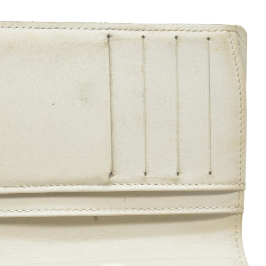 $935 Louis Vuitton 2005 Monogram Vernis French Purse