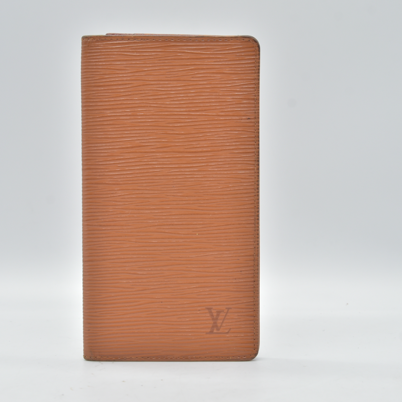 $650 1999 Louis Vuitton Epi Checkbook Holder Wallet CA0979