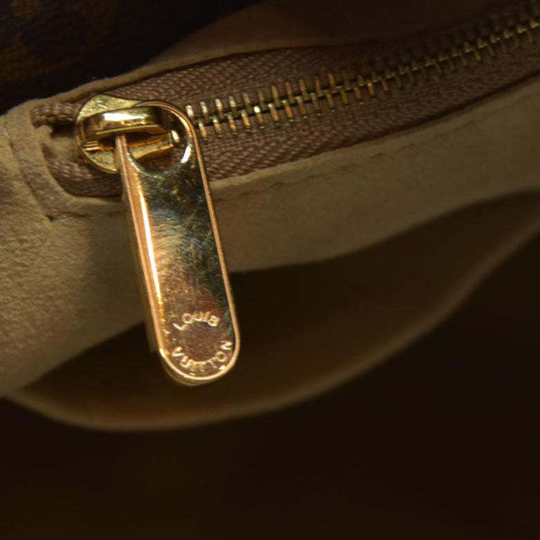 Louis Vuitton Monogram Artsy MM CA3168