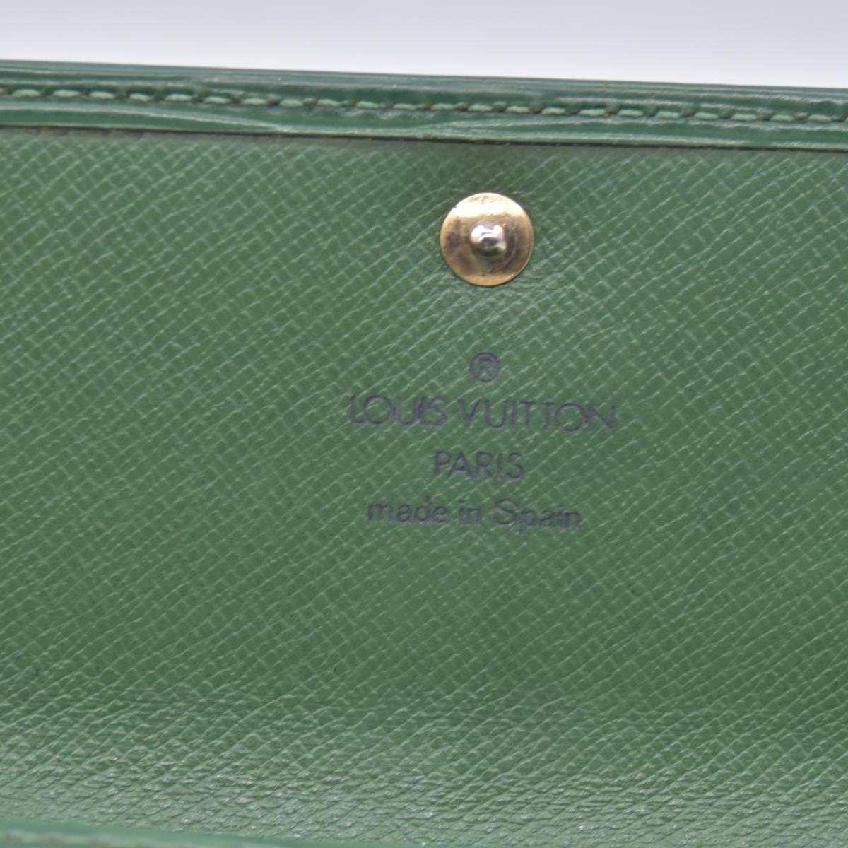 $750 Louis Vuitton Epi Sarah Wallet Borneo CA0257 CONSIGNMENT 10021037