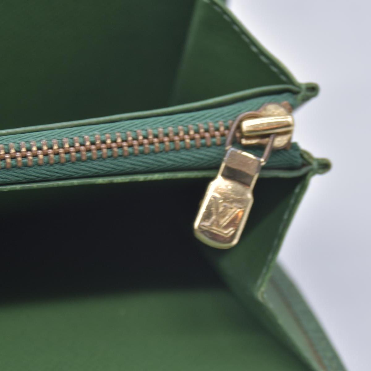 $750 Louis Vuitton Epi Sarah Wallet Borneo CA0257 CONSIGNMENT 10021037