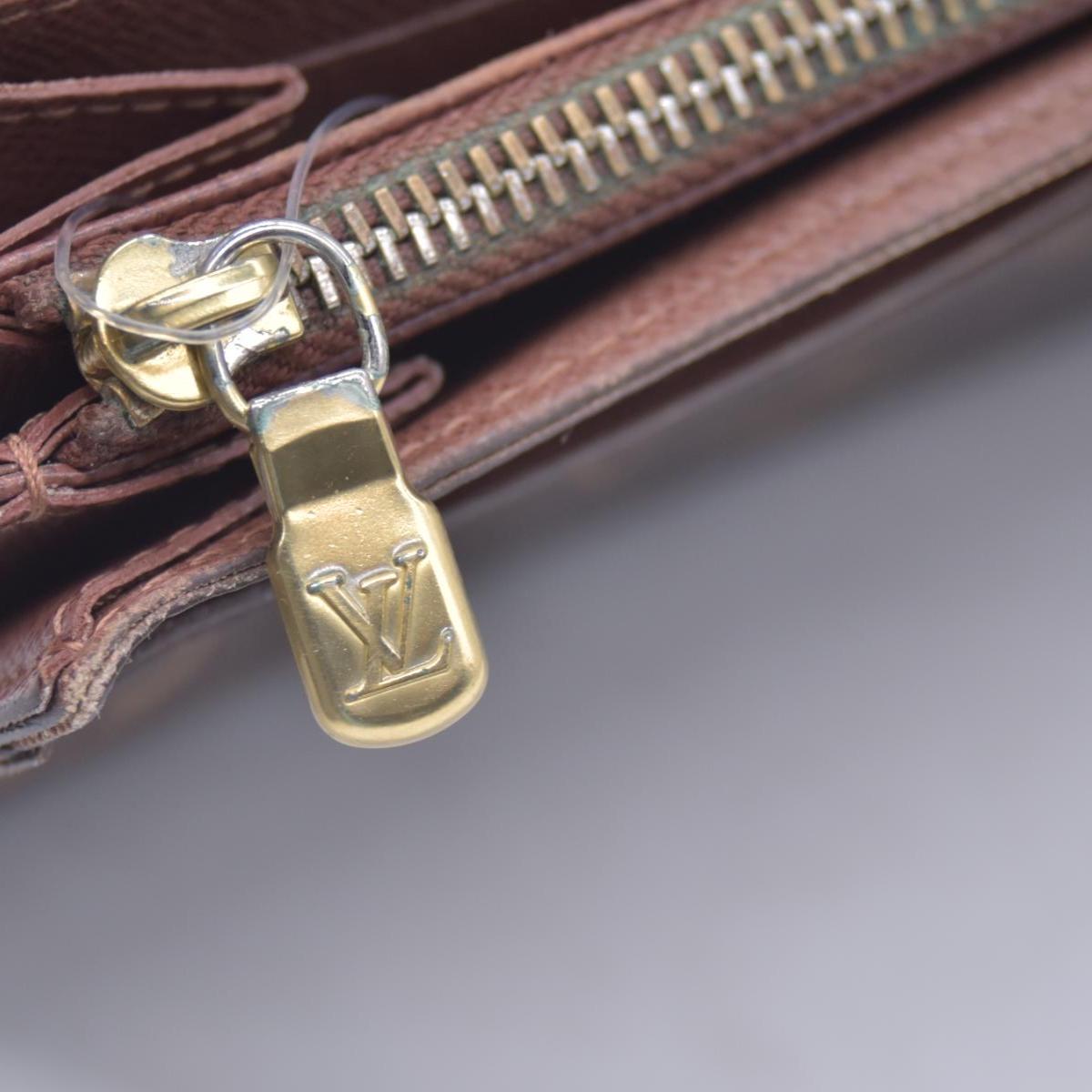 $725 2011 WELL WORN Louis Vuitton Sarah Wallet Monogram CA4111 CONSIGNMENT 10021041