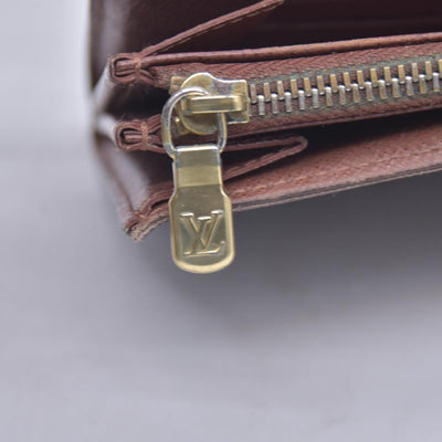 $725 2011 WELL WORN Louis Vuitton Sarah Wallet Monogram CA4111 CONSIGNMENT 10021041