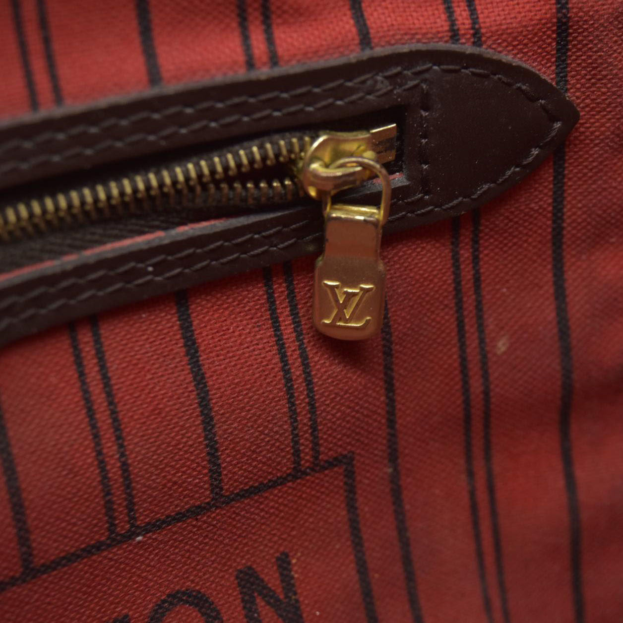 $2100 Louis Vuitton Damier Ebene Neverfull PM