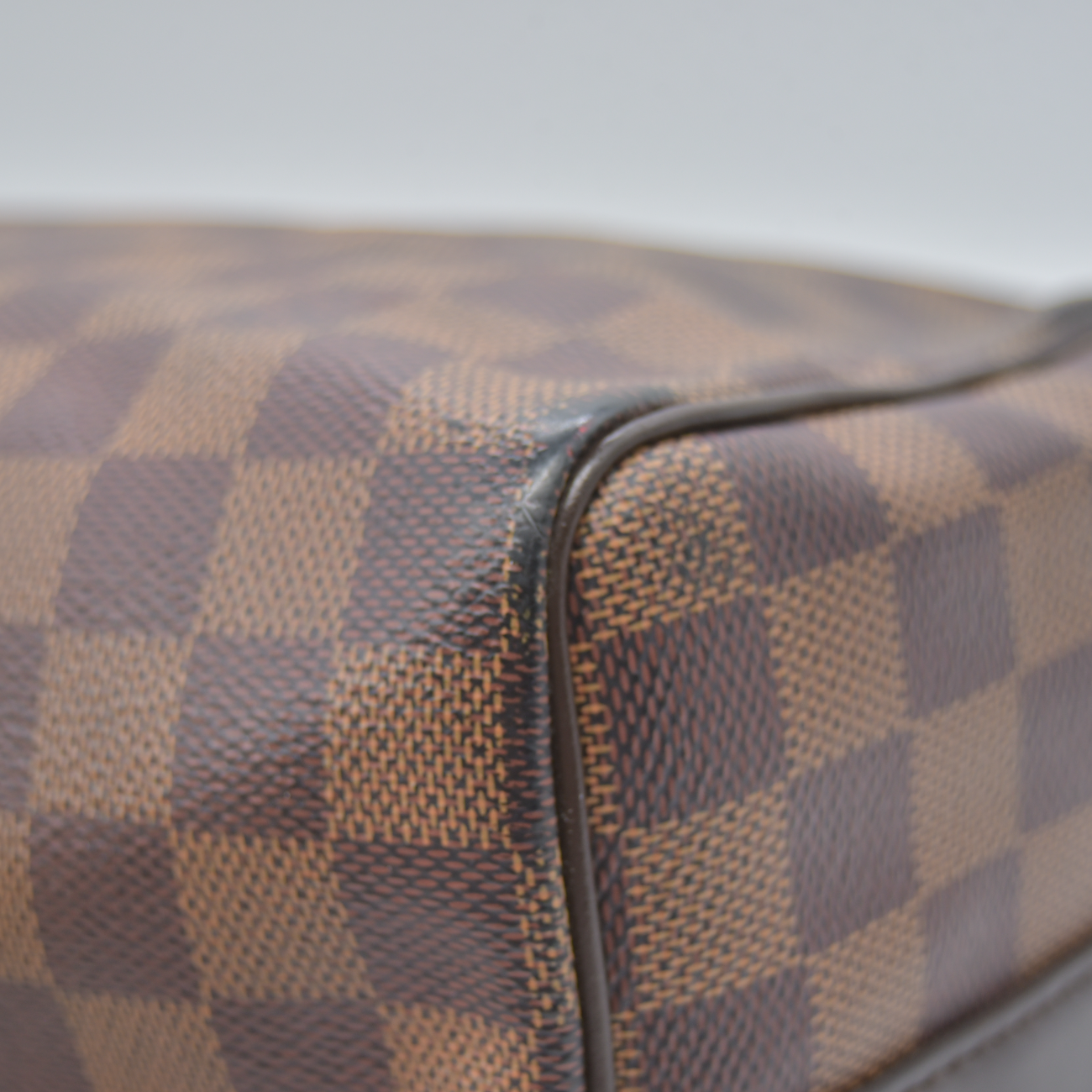 $1980 LOUIS VUITTON Damier Ebene Speedy Bandouliere 25 AA0221