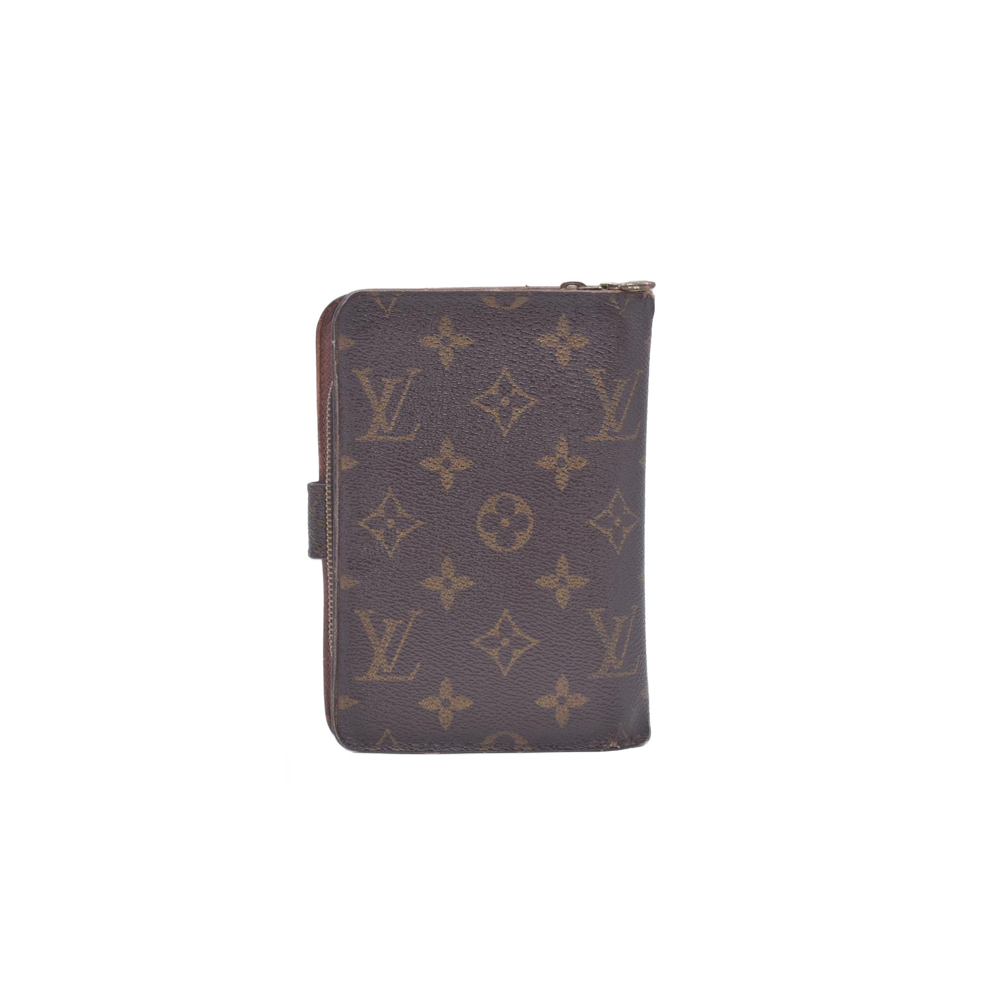 $750 1999 Louis Vuitton Porte Papier Monogram Wallet SP0999 CONSIGNMENT 10021038