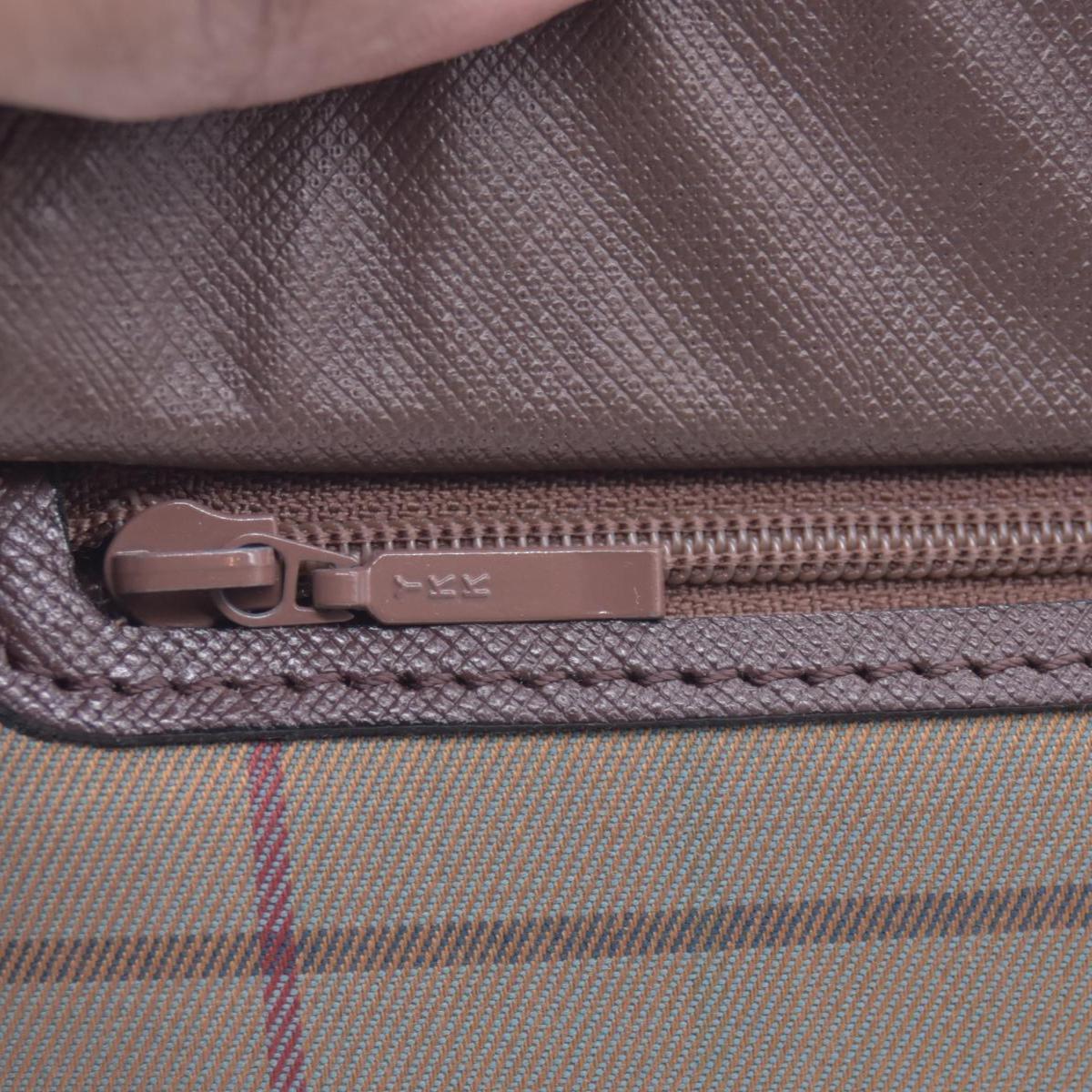 Burberry Canvas Clutch CONSIGNMENT 10021044