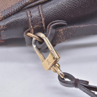 $850 1998 Louis Vuitton Damier Ebene Trousse Make Up Bag Pochette NO0928 CONSIGNMENT 10021081