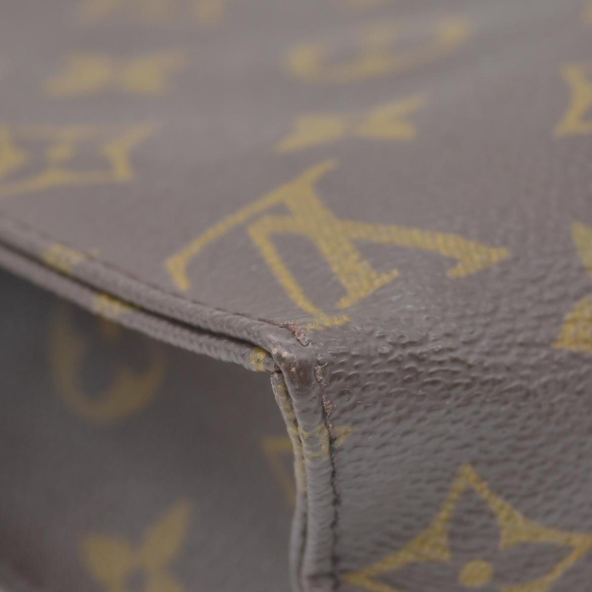 $740 Louis Vuitton Monogram Toiletry Pouch 19 CONSIGNMENT