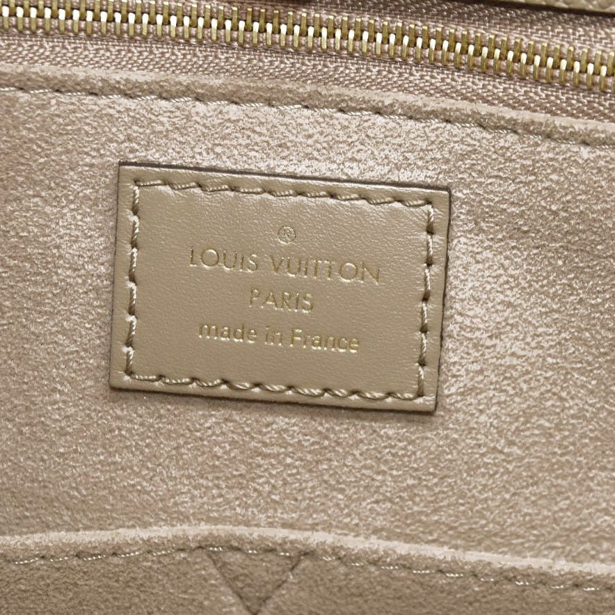 Louis Vuitton  Empreinte Monogram Giant Onthego MM Tourterelle RFID